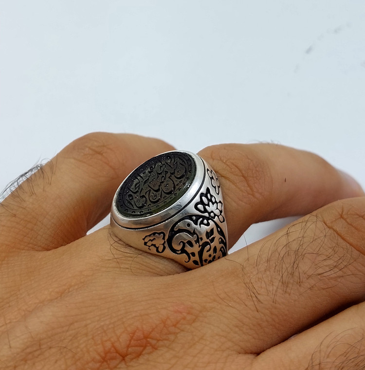 انگشتر نقره سندلوس با حکاکی ان الحسین مصباح الهدی و سفینه النجاه
