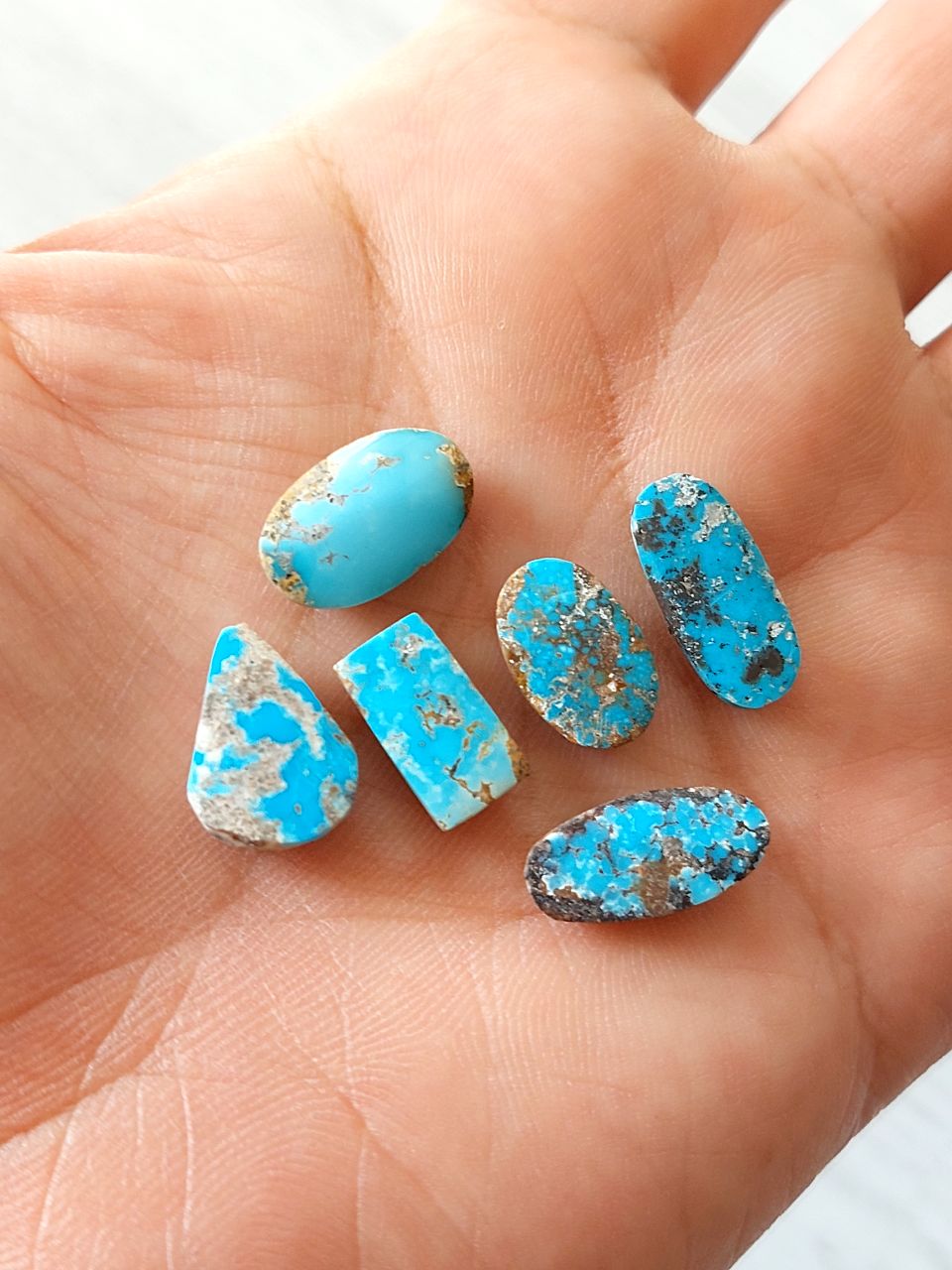 شش عدد فیروزه نیشابوری معدنی و طبیعی